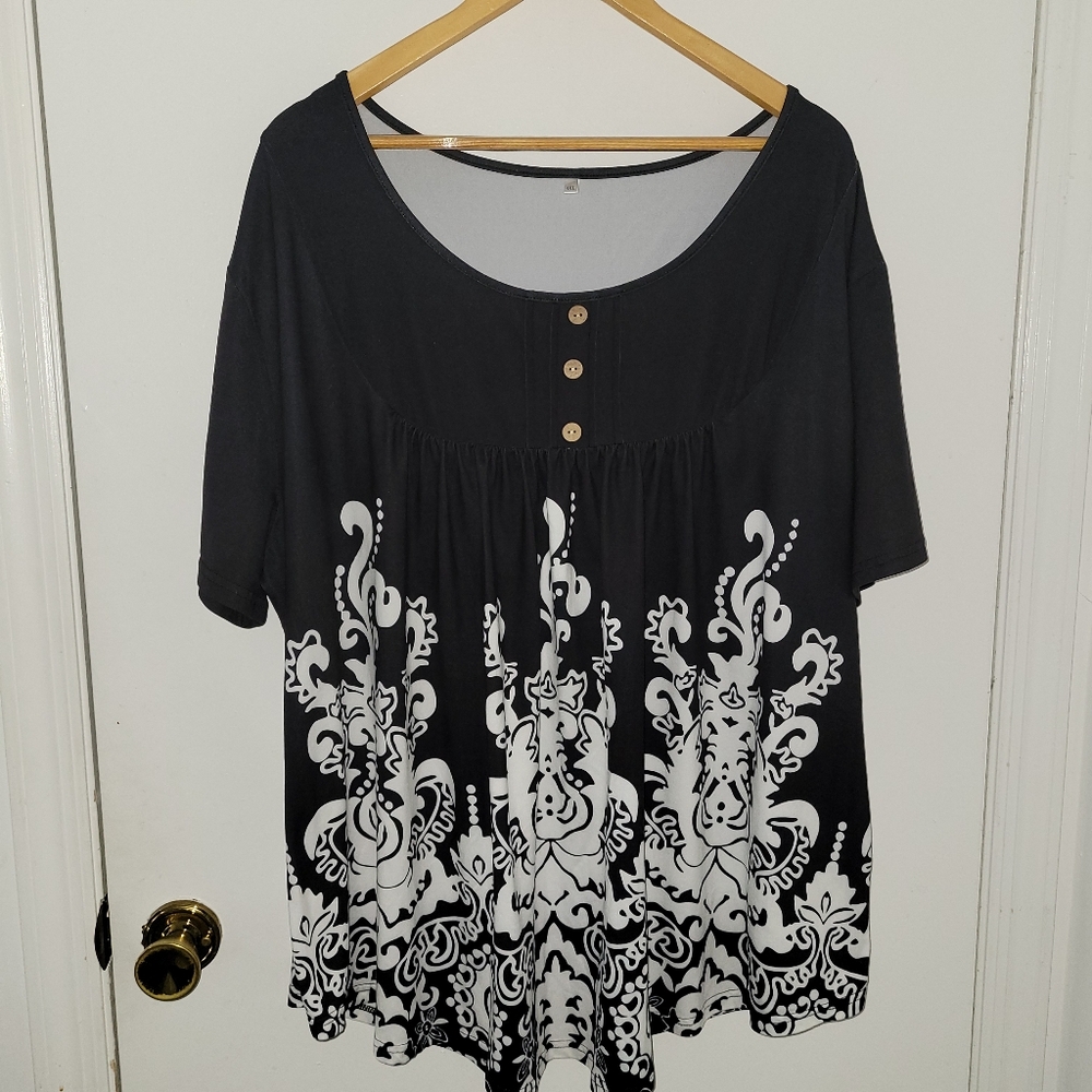 4XL Black and White Short Sleeve Top